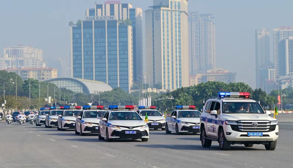 CSGT phân luồng nhiều tuyến đường trong 7 ngày Đại hội XIV của Đảng