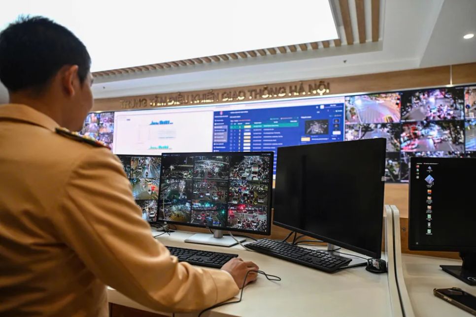 CSGT phân luồng nhiều tuyến đường trong 7 ngày Đại hội XIV của Đảng