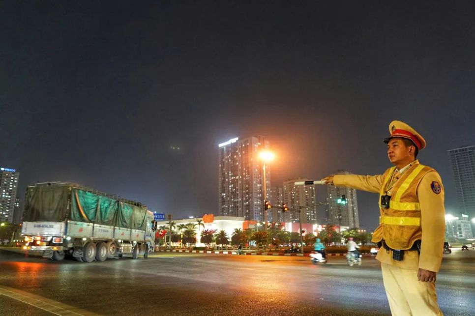 CSGT phân luồng nhiều tuyến đường trong 7 ngày Đại hội XIV của Đảng