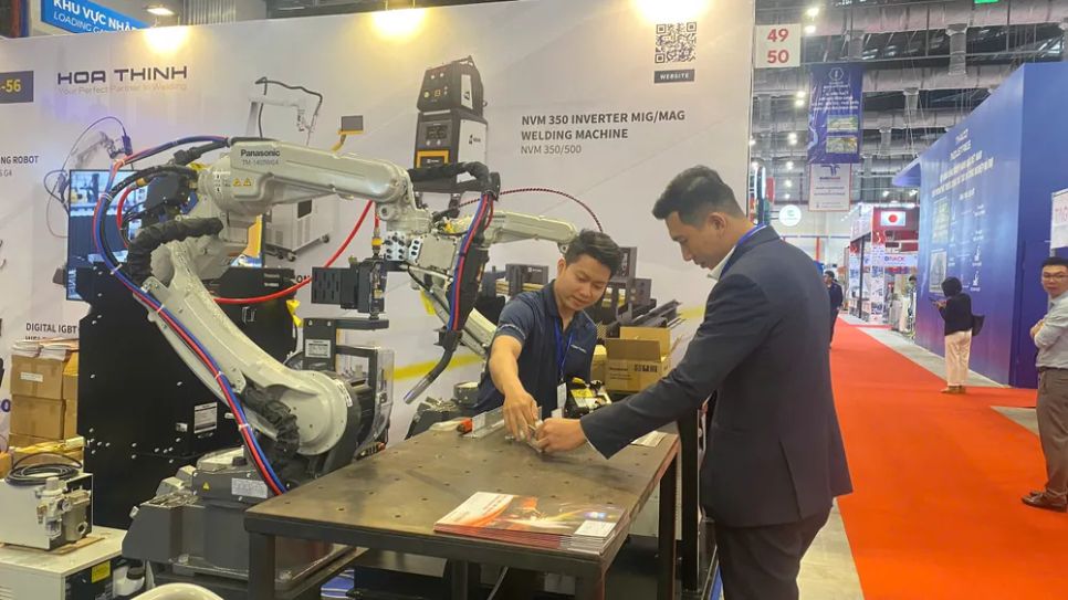 Khách tham quan triển lãm Công nghiệp hỗ trợ vừa tổ chức tại TPHCM