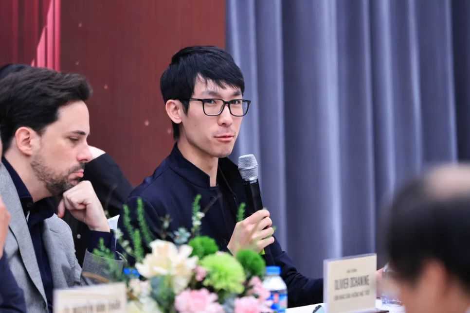 Eric Lu, quán quân cuộc thi Piano Chopin quốc tế lần thứ 19 (Ba Lan) sẽ biểu diễn trong hòa nhạc Eric Lu, quán quân cuộc thi Piano Chopin quốc tế lần thứ 19 (Ba Lan) sẽ biểu diễn trong hòa nhạc