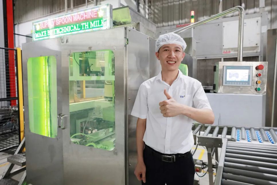 Anh Thái Bình Dương cùng đồng đội chế tạo thành công máy cấp thìa tự động – thiết bị trước đó phải nhập khẩu từ nước ngoài