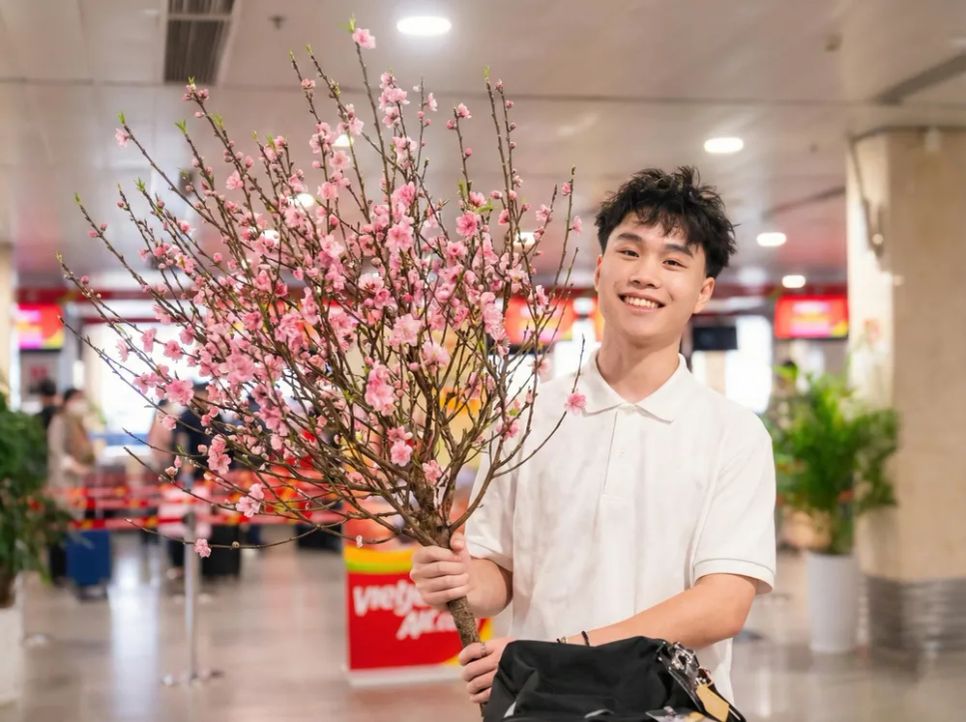 Vietjet mở dịch vụ vận chuyển mai, đào Tết