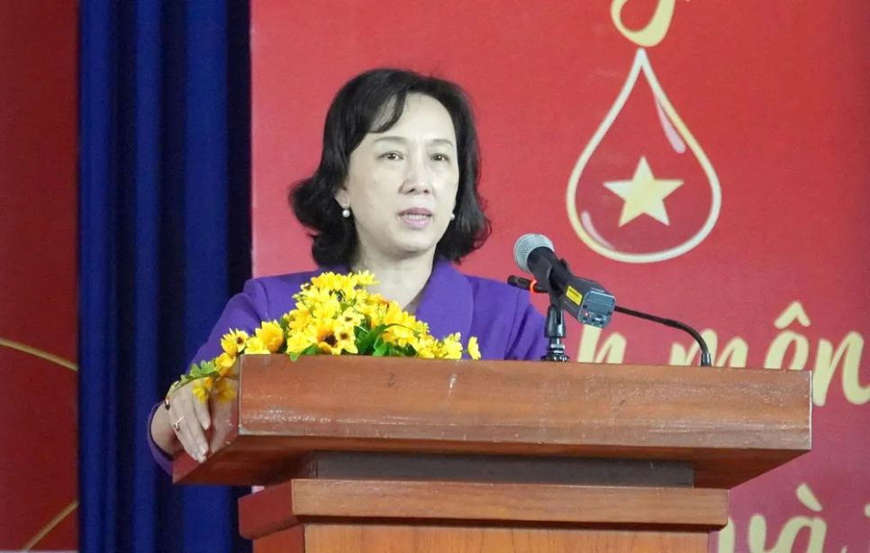 Phó Chủ tịch UBND tỉnh An Giang Nguyễn Thị Minh Thúy phát biểu tại buổi lễ Phó Chủ tịch UBND tỉnh An Giang Nguyễn Thị Minh Thúy phát biểu tại buổi lễ