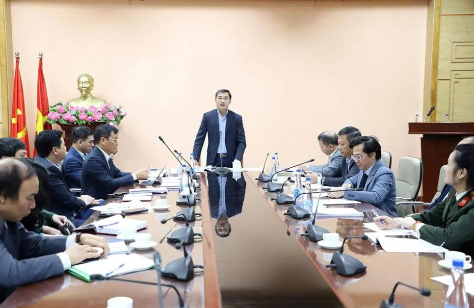 Thứ trưởng Bộ Y tế Trần Văn Thuấn chủ trì của họp Tiểu ban Y tế phục vụ Đại hội Đại biểu toàn quốc lần thứ XIV của Đảng