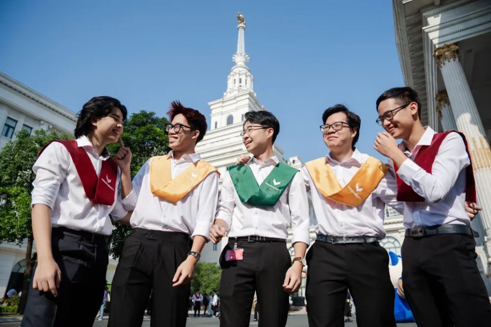 Tỷ lệ giảng viên, sinh viên tại VinUni tương đương các đại học Ivy League hàng đầu thế giới (1 giảng viên /11 sinh viên)