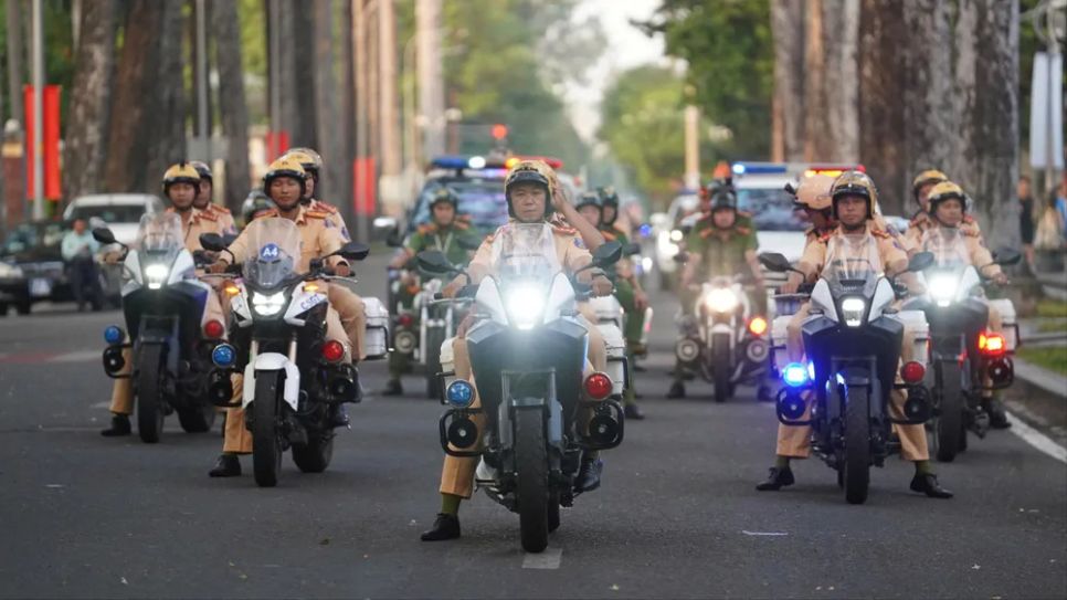 TPHCM ra quân xử lý tình trạng lấn chiếm lòng đường, vỉa hè