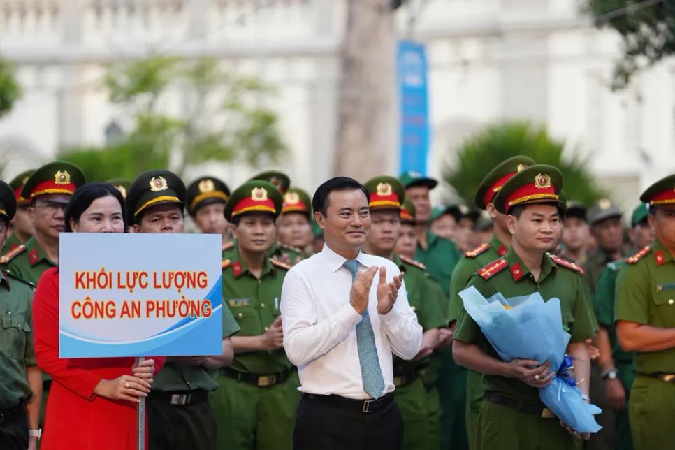 TPHCM ra quân xử lý tình trạng lấn chiếm lòng đường, vỉa hè