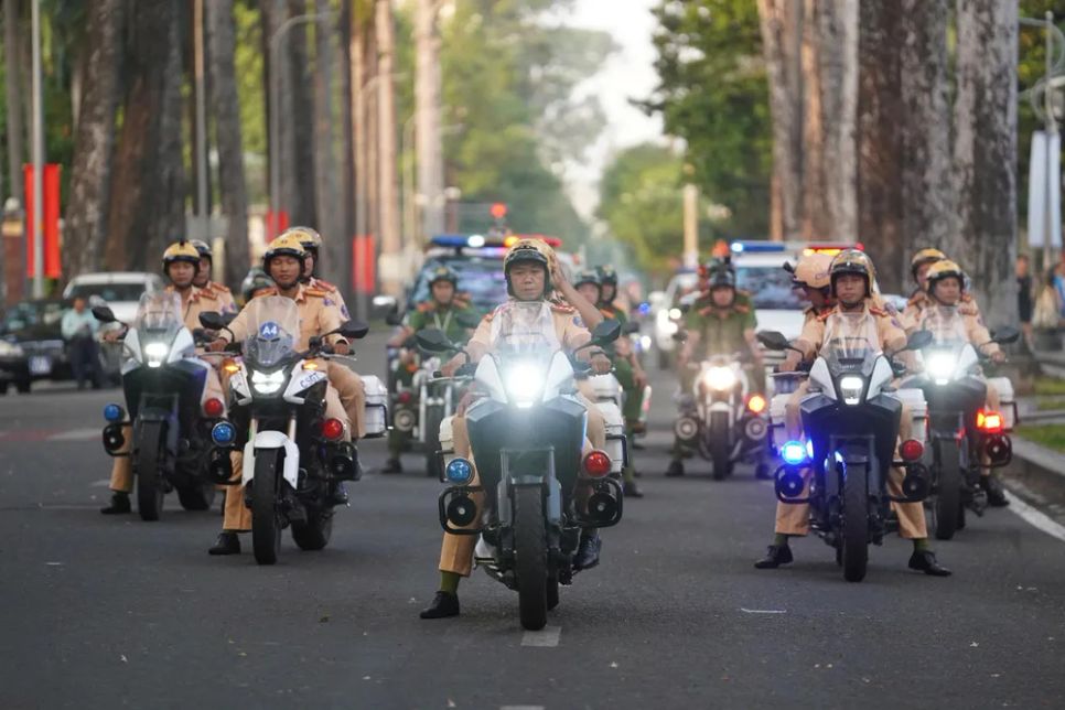 TPHCM ra quân xử lý tình trạng lấn chiếm lòng đường, vỉa hè