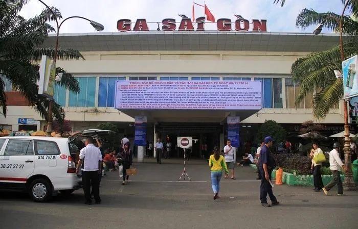 Hàng không, đường sắt tăng chuyến phục vụ Tết, giá vé máy bay vẫn 'kịch trần'