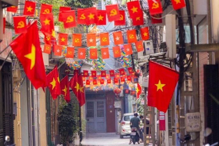 Thời gian nghỉ Tết bắt đầu từ thứ Hai, ngày 16/2/2026 (dương lịch), tức ngày 29 tháng Chạp năm Ất Tỵ, đến hết thứ Sáu, ngày 20/2/2026 (dương lịch), tức mùng 4 tháng Giêng năm Bính Ngọ