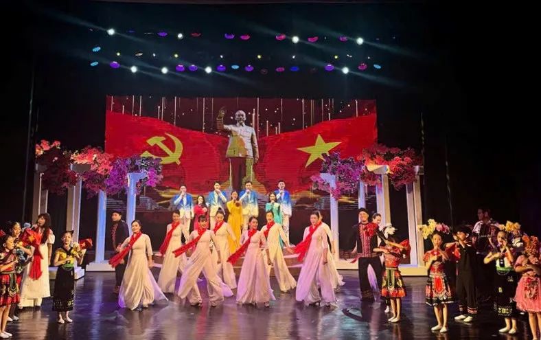 Chương trình nghệ thuật “Sáng mãi niềm tin theo Đảng của ”Nhà hát Nghệ thuật đương đại Việt Nam