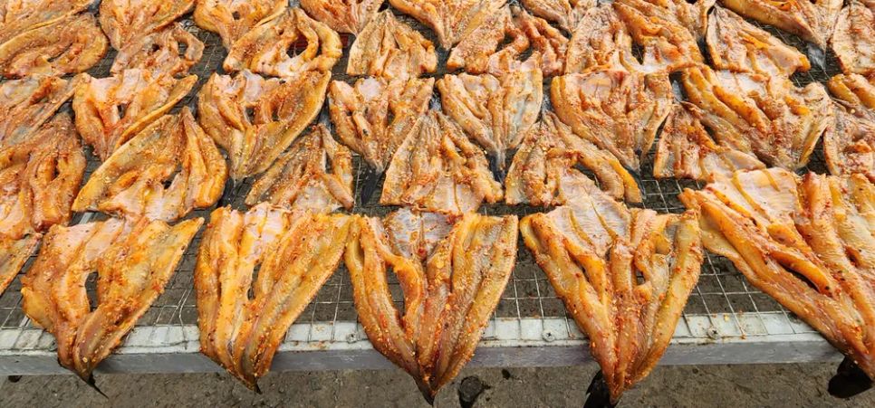 Làng cá khô miền Tây tất bật vào mùa Tết