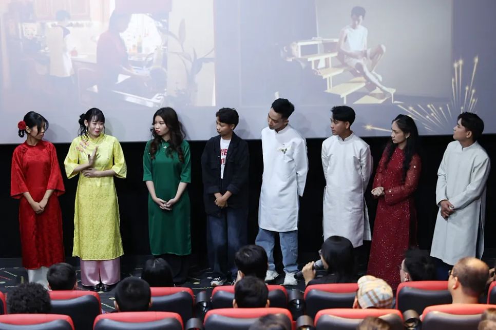 <i>Các học viên thuộc cộng đồng người điếc/khiếm thính chia sẻ cảm xúc tại sự kiện. Ảnh: BTC</i> <i>Các học viên thuộc cộng đồng người điếc/khiếm thính chia sẻ cảm xúc tại sự kiện. Ảnh: BTC</i>