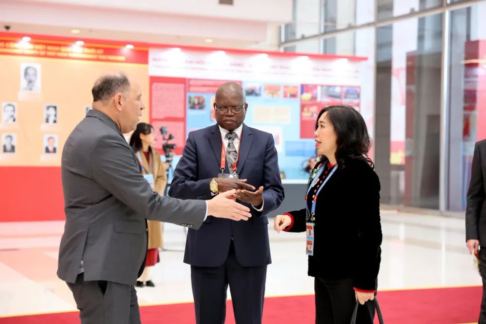 Công bố danh sách 19 Ủy viên Bộ Chính trị