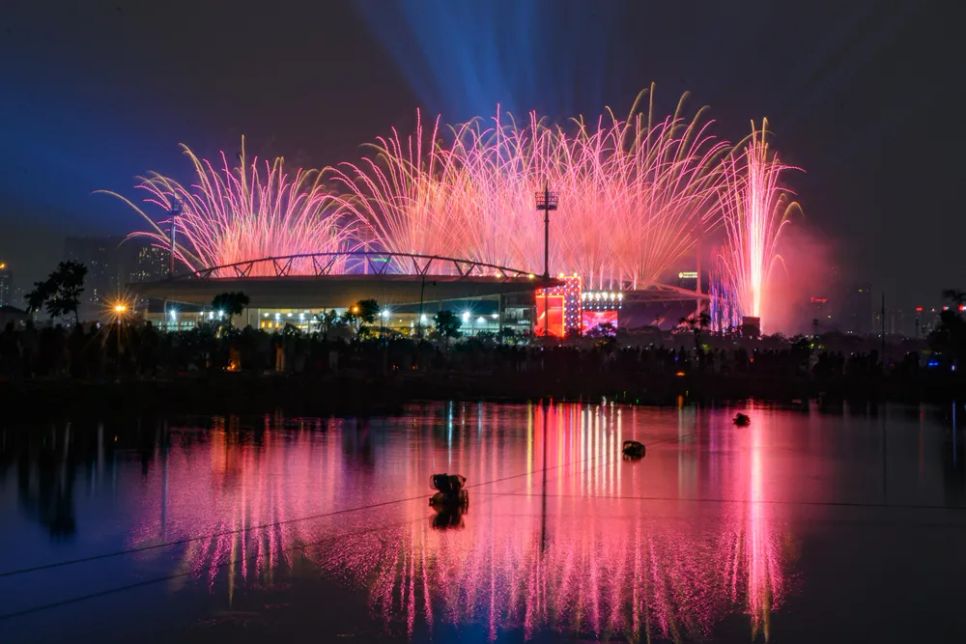 Màn pháo hoa rực rỡ chào mừng Đại hội XIV của Đảng thành công tốt đẹp