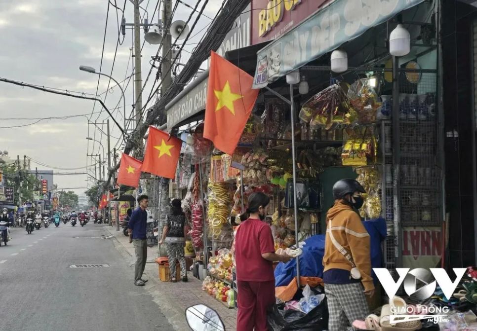 Siết chặt quản lý lòng đường, vỉa hè dịp cao điểm cuối năm