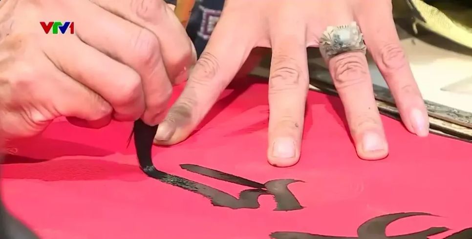 Đông đảo du khách trải nghiệm Tết xưa trong lòng phố cổ Hà Nội