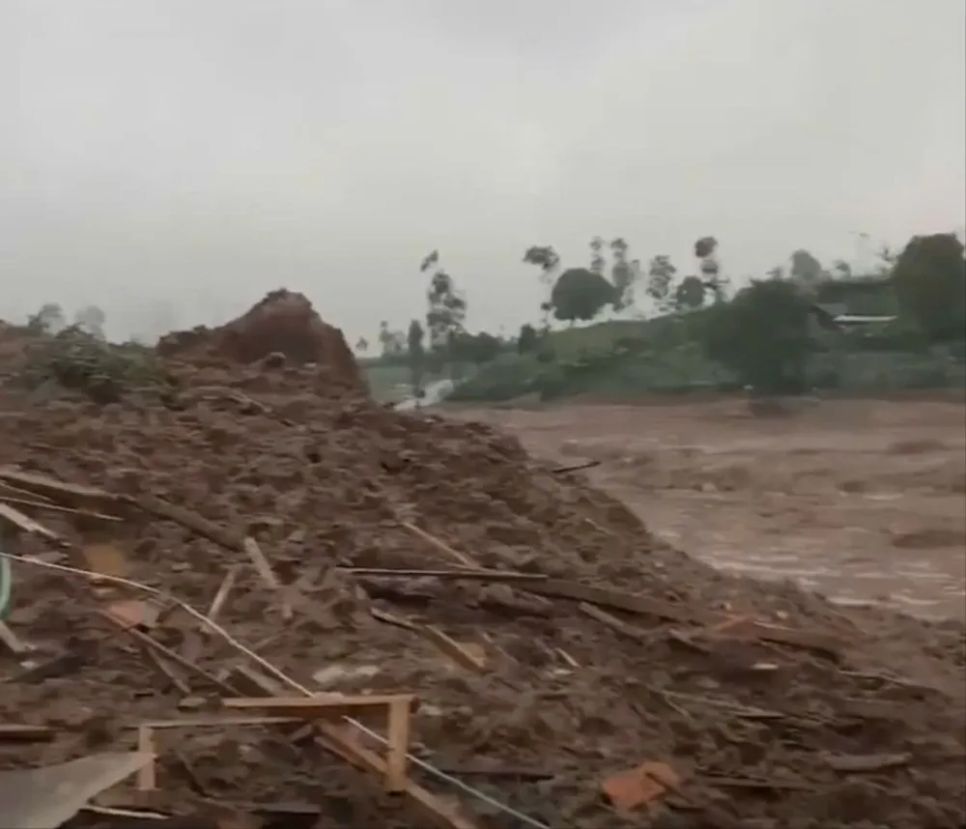 Khu vực xảy ra lở đất kèm lũ quét tại huyện Cisarua, thuộc khu vực Tây Bandung, tỉnh Tây Java. Ảnh: PIKIRAN RAKYAT MEDIA NETWORK