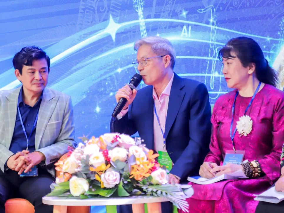 PGS.TS. Trương Ngọc Thắng, Nguyên Giám đốc Học viên âm nhạc Huế chia sẻ và giải đáp thắc mắc của học giả tại Hội thảo PGS.TS. Trương Ngọc Thắng, Nguyên Giám đốc Học viên âm nhạc Huế chia sẻ và giải đáp thắc mắc của học giả tại Hội thảo