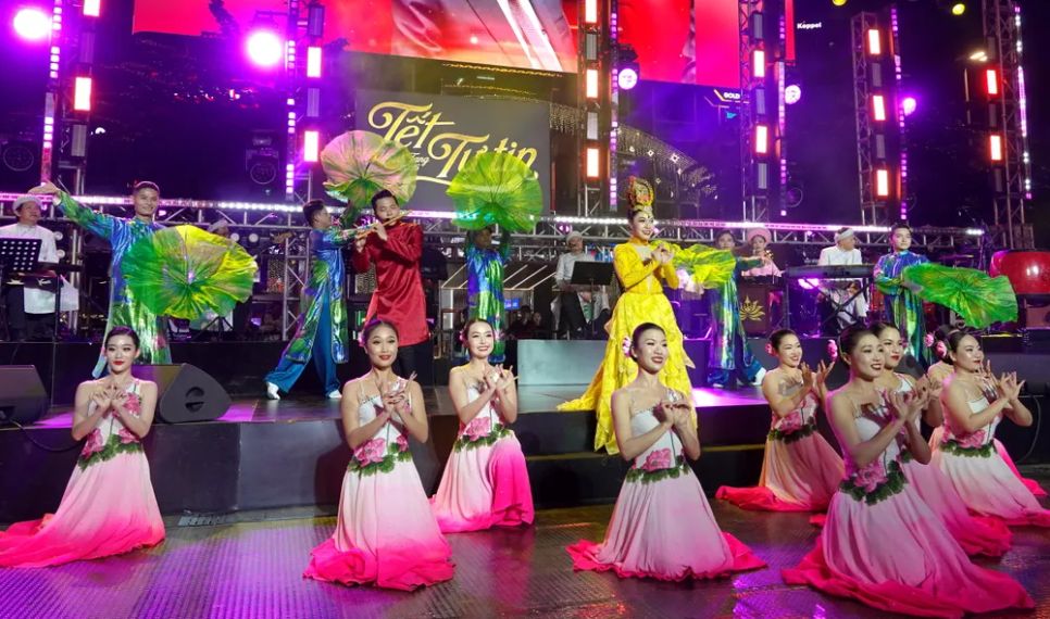 Tiết mục sáo và múa 