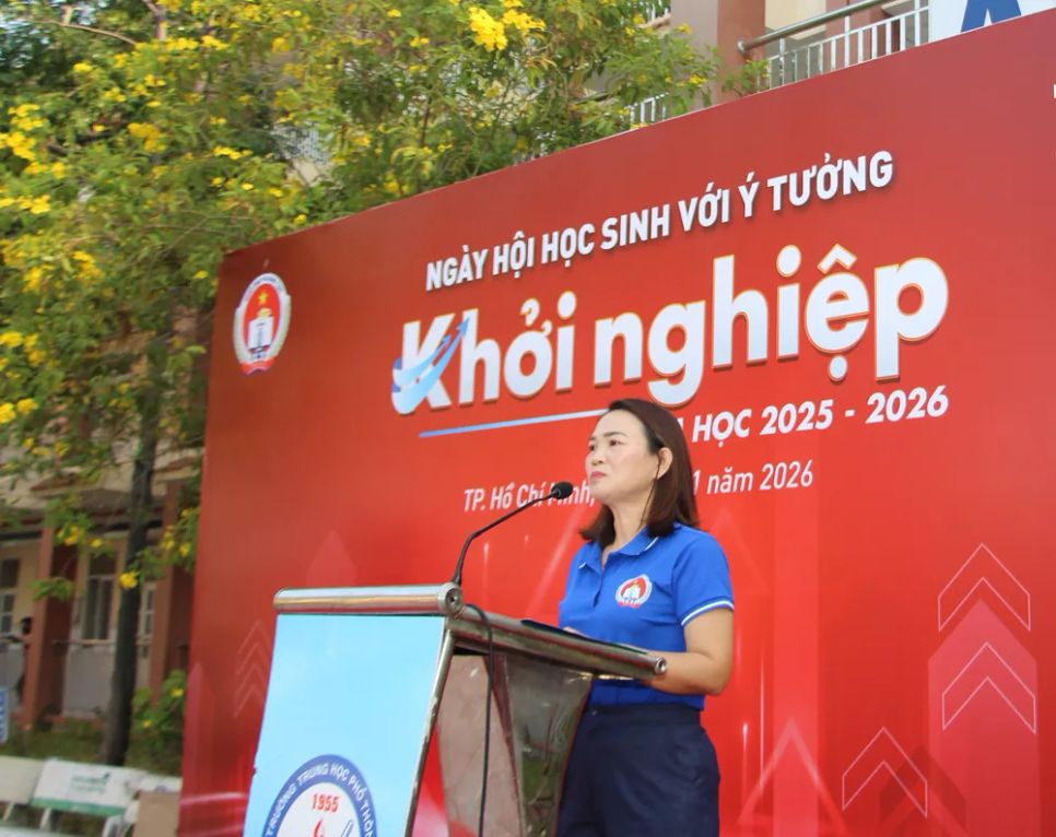 Bà Huỳnh Lê Như Trang, Phó Giám đốc Sở GD-ĐT TPHCM phát biểu tại ngày hội Bà Huỳnh Lê Như Trang, Phó Giám đốc Sở GD-ĐT TPHCM phát biểu tại ngày hội