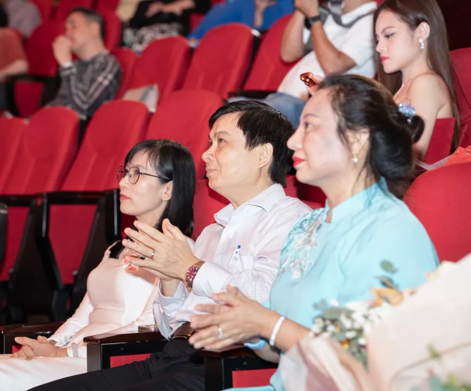 Chương trình văn nghệ của các thầy thuốc, quyên góp được hơn 600 triệu đồng giúp bệnh nhân 