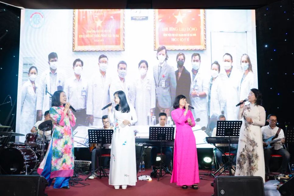 Chương trình văn nghệ của các thầy thuốc, quyên góp được hơn 600 triệu đồng giúp bệnh nhân 