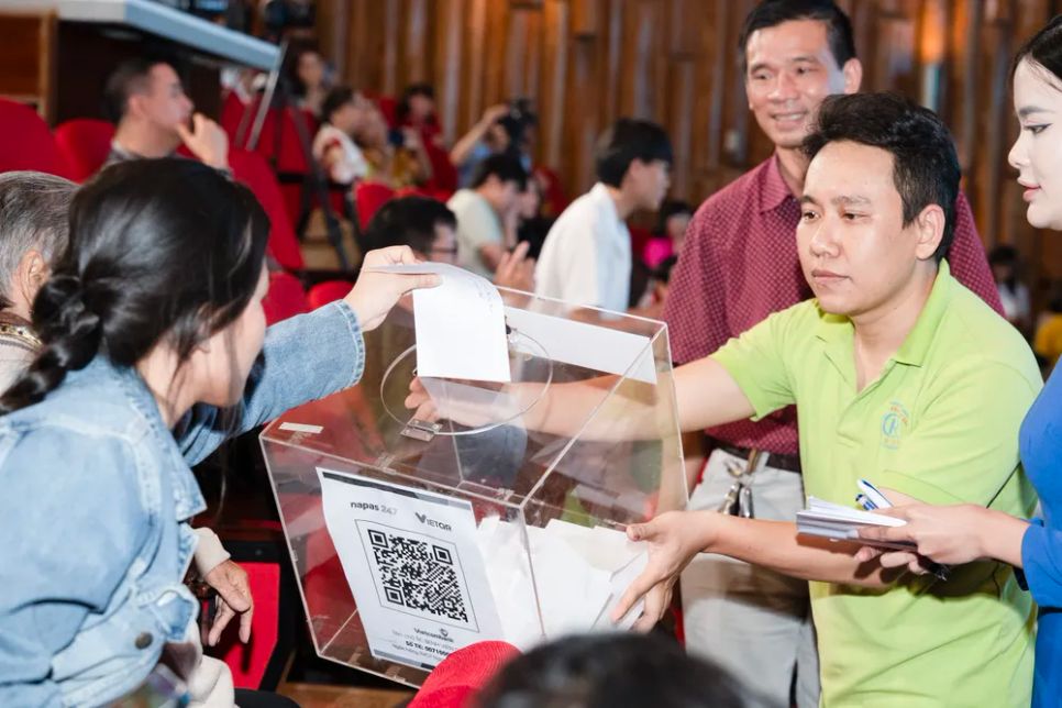 Đêm nhạc quyên góp được gần 675 triệu đồng hỗ trợ bệnh nhân khó khăn.