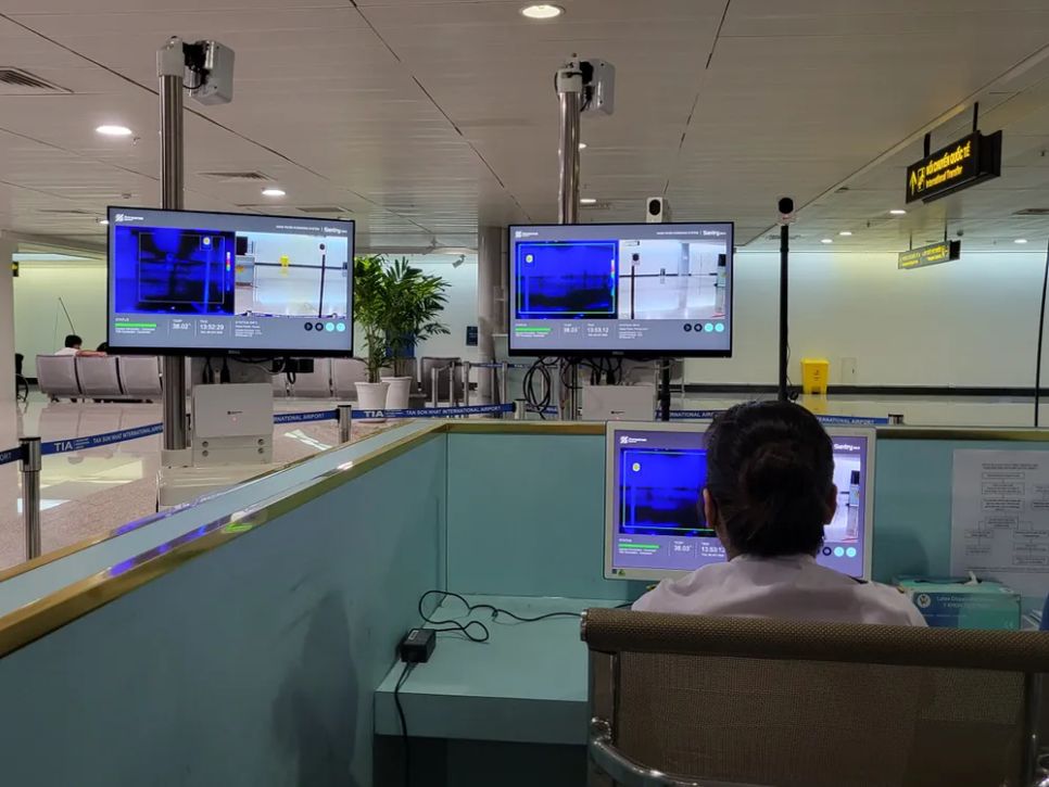 Lực lượng kiểm dịch TPHCM thường xuyên giám sát hành khách đến từ vùng có dịch