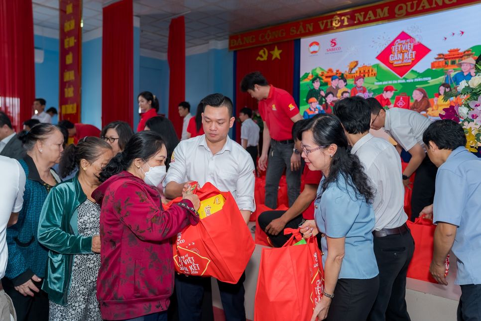 400 phần quà 400 phần quà