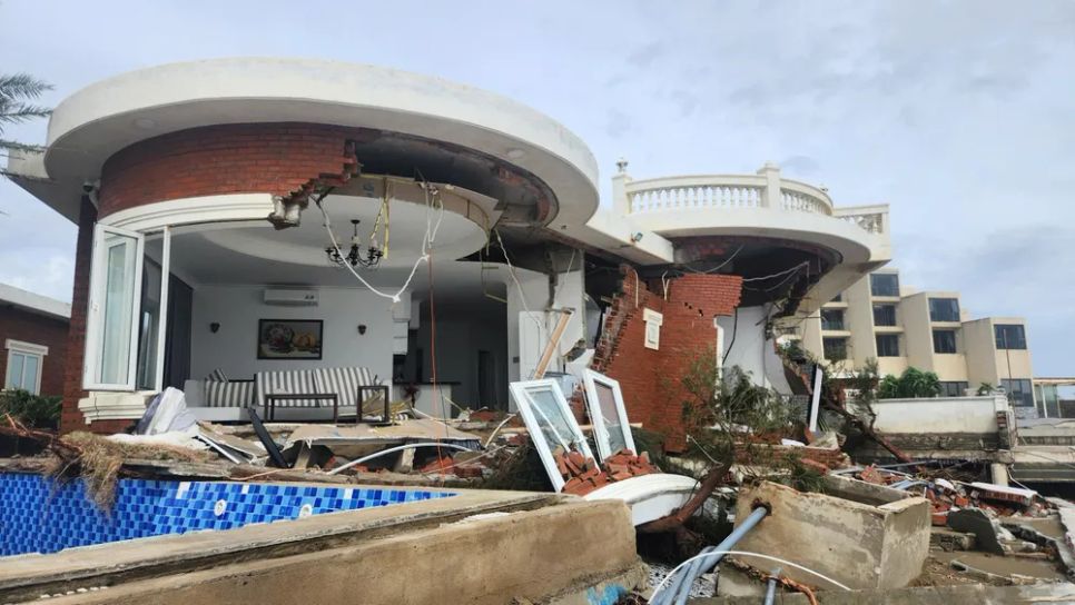 Nguyên nhân nhiều biệt thự ven biển Hà Tĩnh đổ sập trong bão số 10 Nguyên nhân nhiều biệt thự ven biển Hà Tĩnh đổ sập trong bão số 10