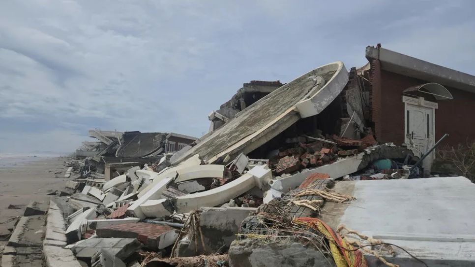 Nguyên nhân nhiều biệt thự ven biển Hà Tĩnh đổ sập trong bão số 10 Nguyên nhân nhiều biệt thự ven biển Hà Tĩnh đổ sập trong bão số 10