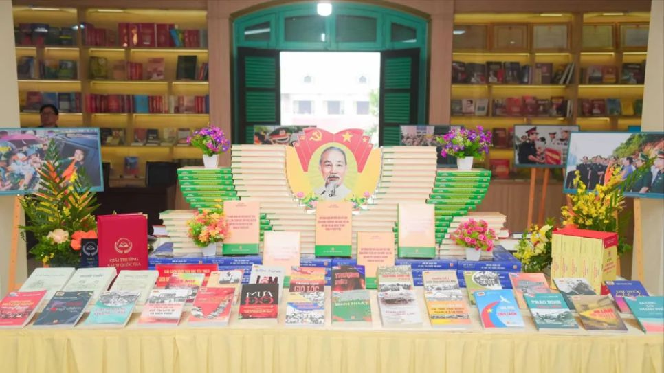 Ra mắt sách của Đại tướng Phan Văn Giang về xây dựng quân đội trong kỷ nguyên mới