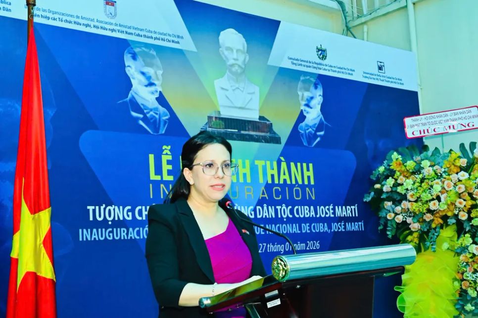 Tổng Lãnh sự Cuba tại TPHCM Ariadne Feo Labrada phát biểu tại buổi lễ. Ảnh: VIỆT DŨNG