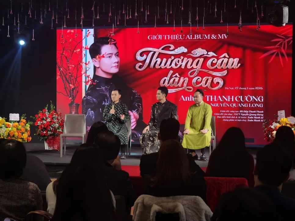 Nhà nghiên cứu âm nhạc, nhạc sĩ Nguyễn Quang Long và ê kip của Thương câu dân ca