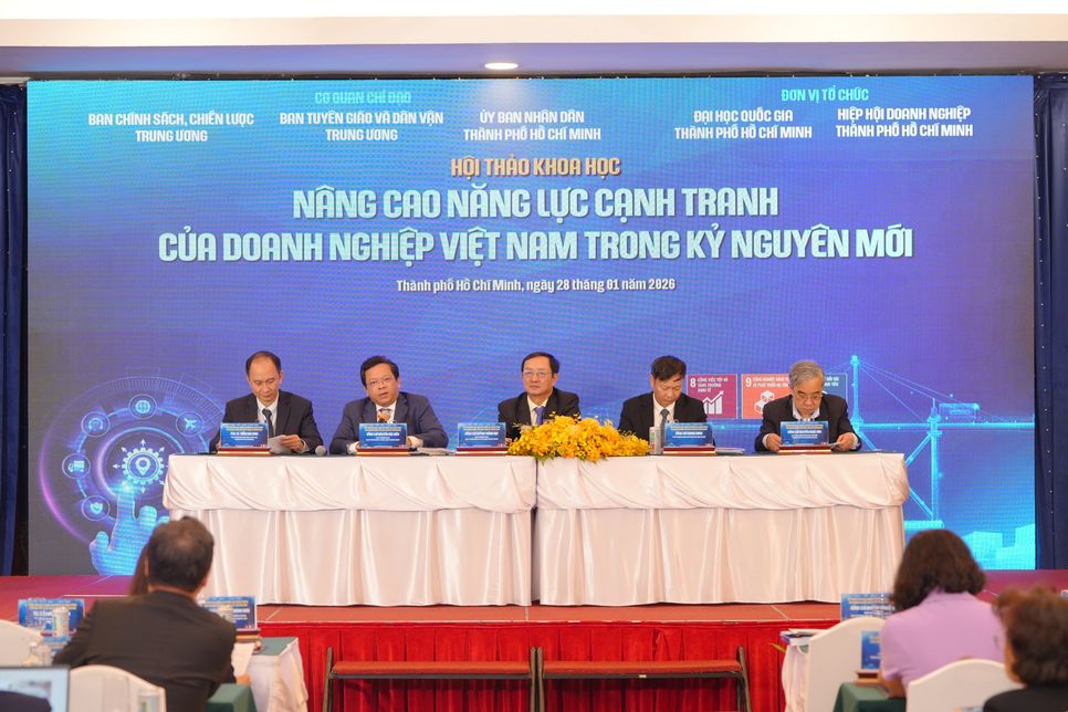 Hội thảo khoa học với chủ đề “Nâng cao năng lực cạnh tranh của doanh nghiệp Việt Nam trong kỷ nguyên mới” diễn ra tại TP.HCM chiều ngày 28/1
