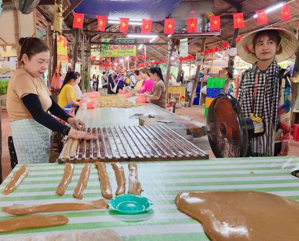 Giữ lửa các làng nghề làm bánh kẹo truyền thống ở miền Tây