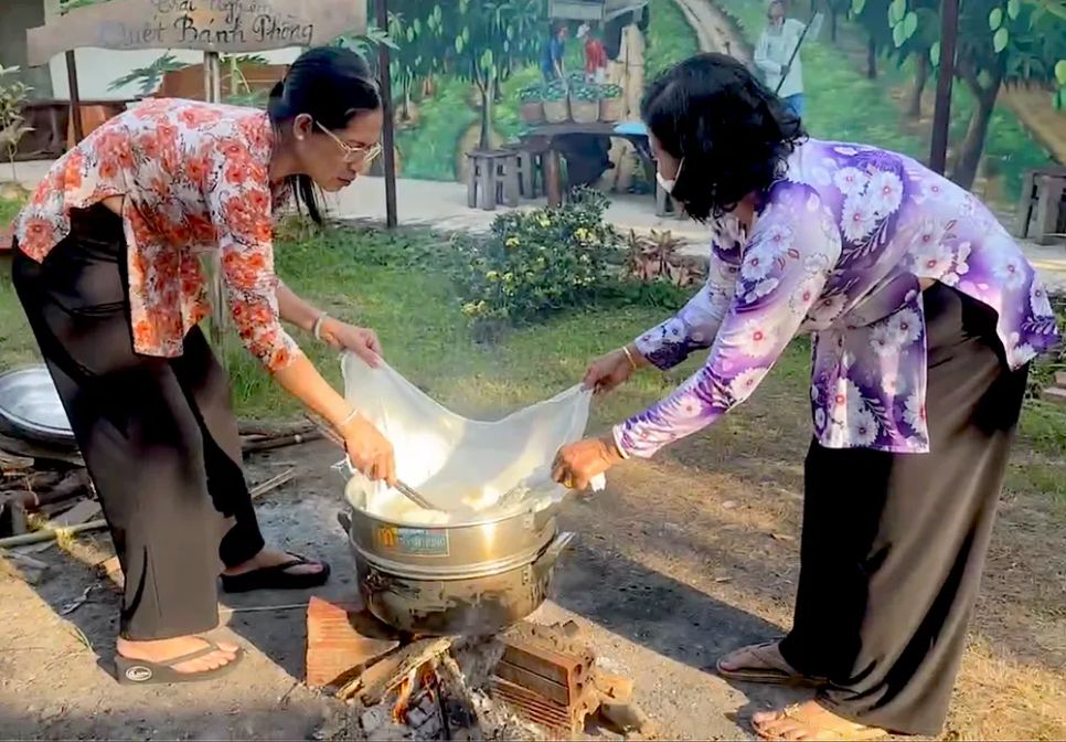 Giữ lửa các làng nghề làm bánh kẹo truyền thống ở miền Tây