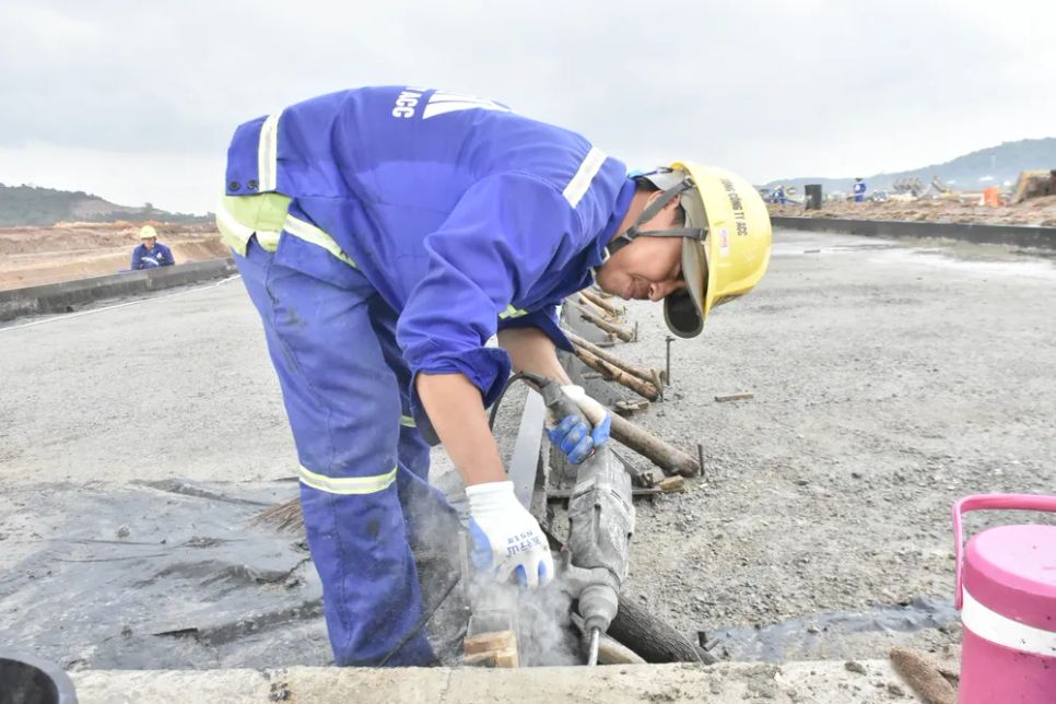 Cận cảnh thi công các công trình phục vụ APEC 2027