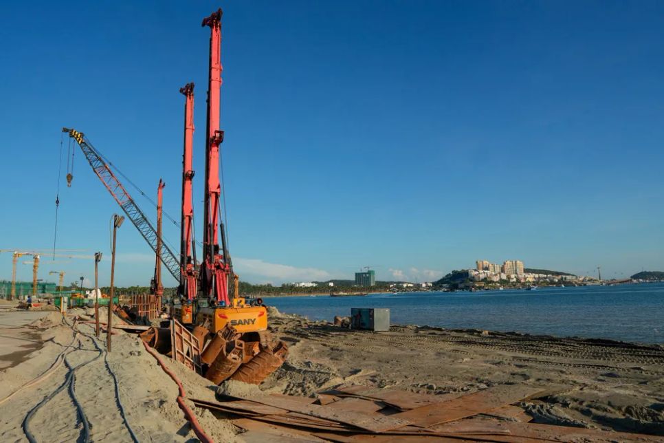 Hiện các thủ tục chuyên ngành của dự án Trung tâm tổ chức Hội nghị APEC đang được các cơ quan chủ trì phối hợp hoàn tất theo quy định, nhằm bảo đảm tiến độ tổng thể