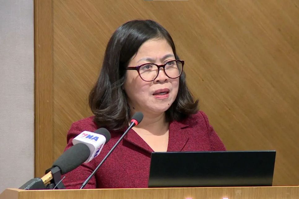 Bà Trần Thị Phương Hiền phát biểu tại cuộc họp báo. Ảnh: MST