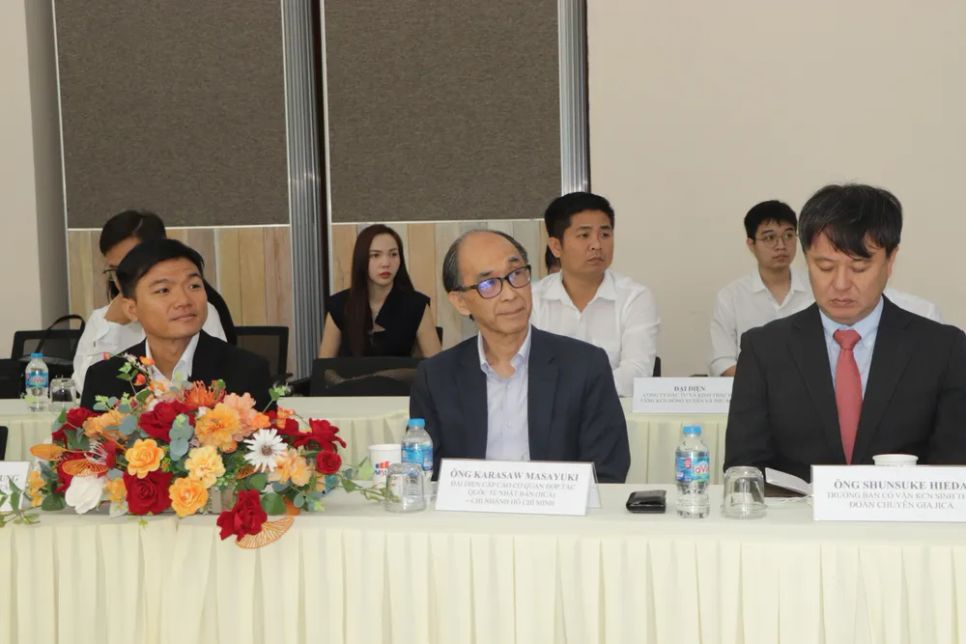 Đoàn JICA Nhật Bản tại buổi làm việc. Ảnh: QUANG VŨ