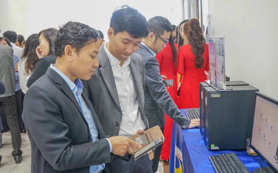 Việc đưa hệ sinh thái số dDUT vào vận hành góp phần nâng cao hiệu quả điều hành, tăng tính chuẩn hóa quy trình quản lý. Ảnh: XUÂN QUỲNH