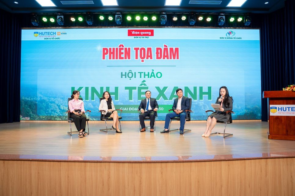 Các diễn giả chia sẻ tại tọa đàm Các diễn giả chia sẻ tại tọa đàm