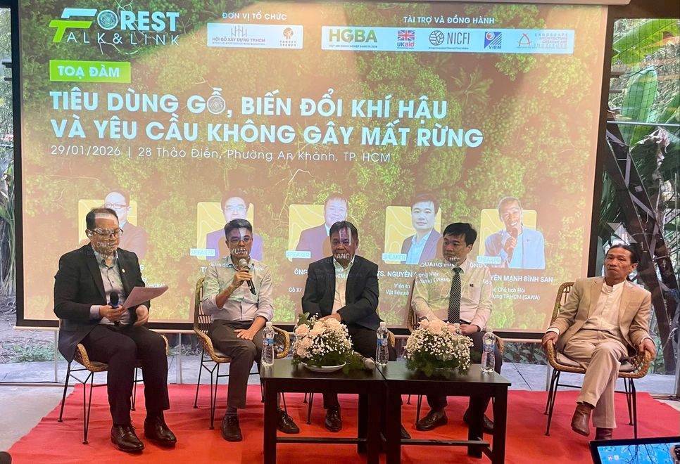 Các diễn giả chia sẻ tại tọa đàm Các diễn giả chia sẻ tại tọa đàm