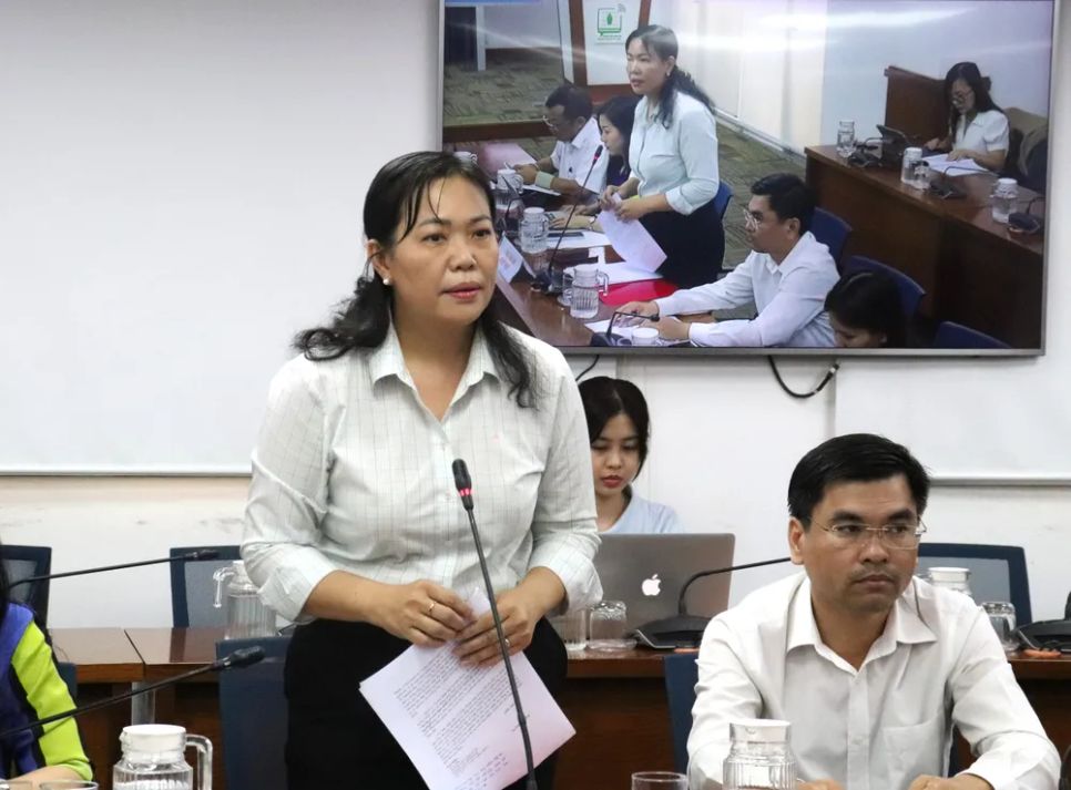 Phó Chủ tịch UBND xã Hiệp Phước Nguyễn Thị Hạnh phát biểu tại buổi họp báo, chiều 29-1