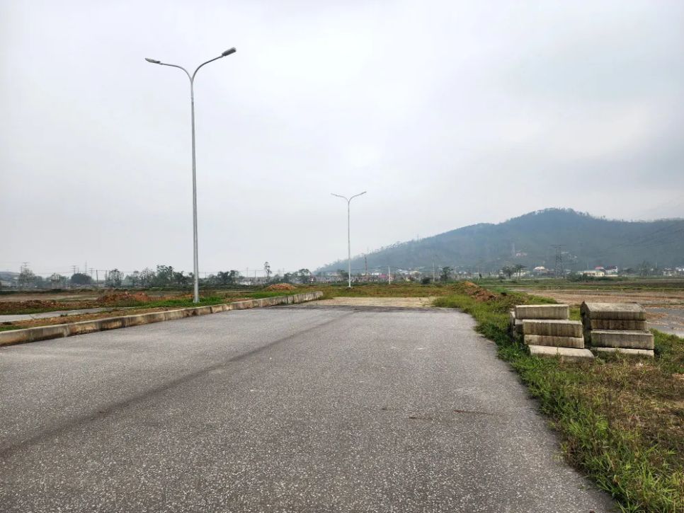 Vướng mắc đấu nối, đường vành đai hơn trăm tỷ đồng ở Hồng Lĩnh bị “tắc” hai đầu