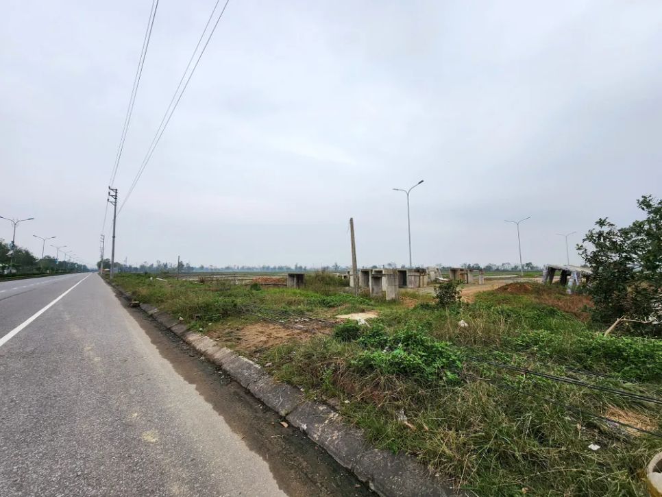 Vướng mắc đấu nối, đường vành đai hơn trăm tỷ đồng ở Hồng Lĩnh bị “tắc” hai đầu