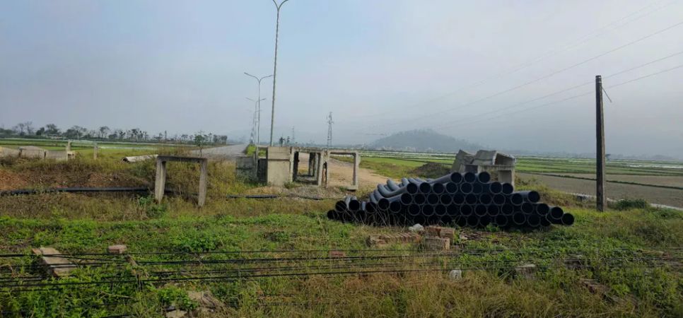 Vướng mắc đấu nối, đường vành đai hơn trăm tỷ đồng ở Hồng Lĩnh bị “tắc” hai đầu